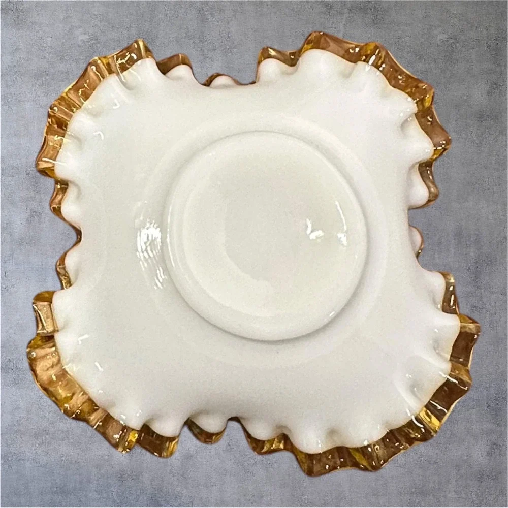 Fenton Ruffled Bowl Milk Glass‎ 6